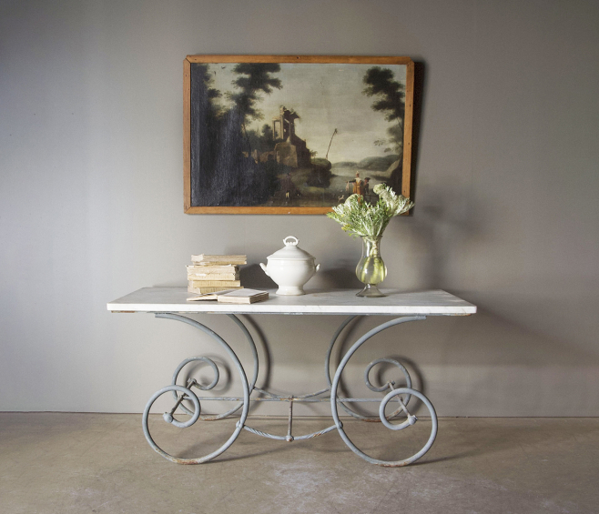 Patisserie table