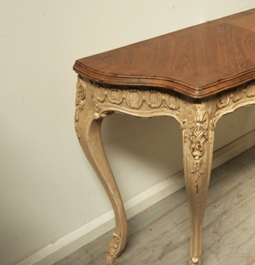 Louis 15 style painted console